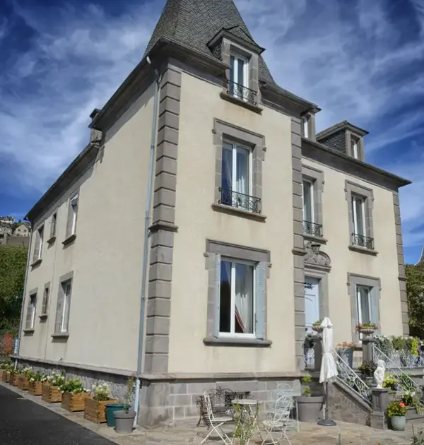 Le Manoir (nouvelle fenêtre)